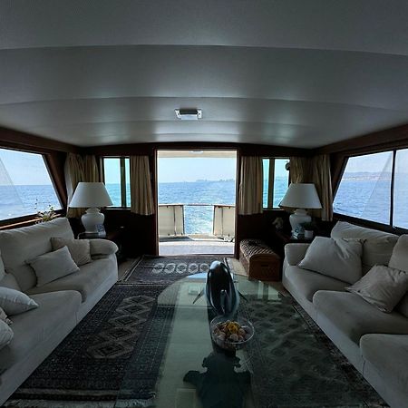 Hotel Yacht Our Alissa Sant Adria de Besos Ngoại thất bức ảnh