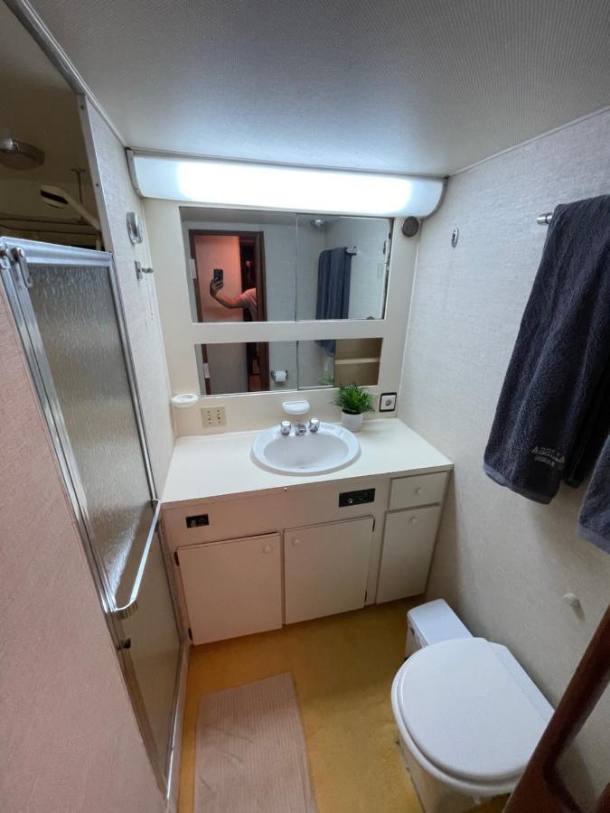 Hotel Yacht Our Alissa Sant Adria de Besos Ngoại thất bức ảnh