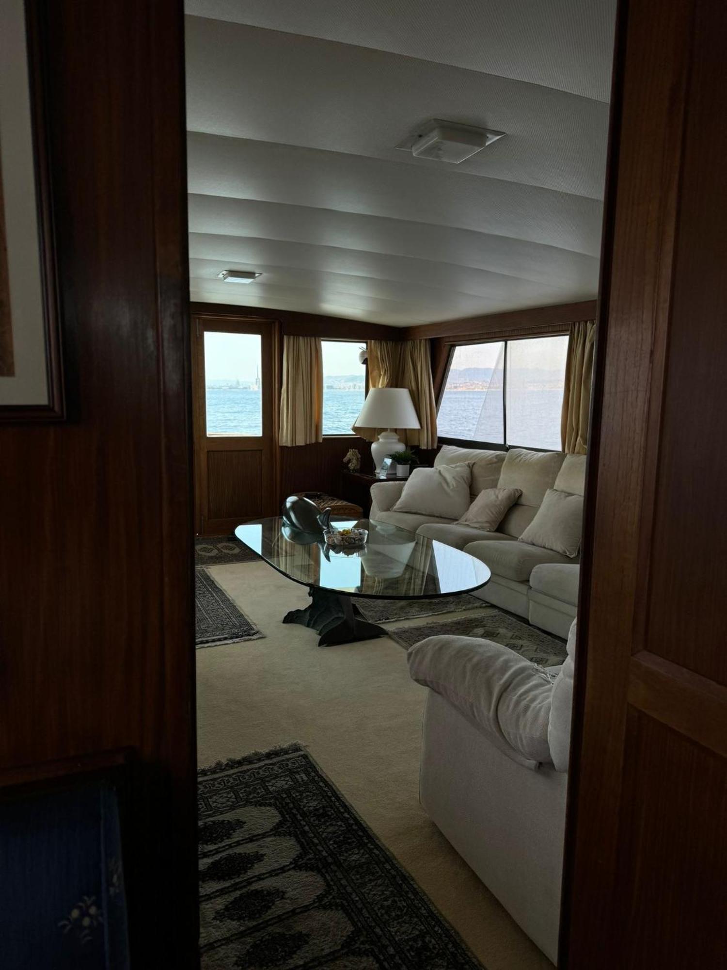 Hotel Yacht Our Alissa Sant Adria de Besos Ngoại thất bức ảnh